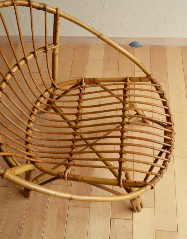 アンティークバテンレースのバンブーチェア 右の一点のみ 痛みあり