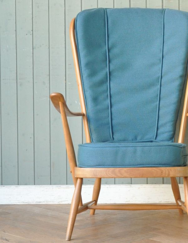 アーコールの家具　アンティーク チェア　アーコール社のアンティークソファ、1人掛けのラウンジチェア。。(x-404-c)