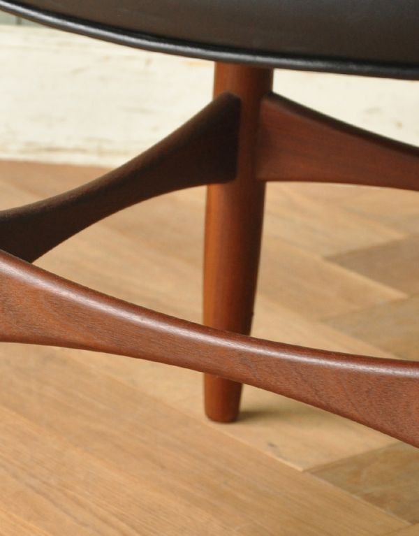 G-planのヴィンテージチェア、ブラックの張り地がカッコイイスツール(x