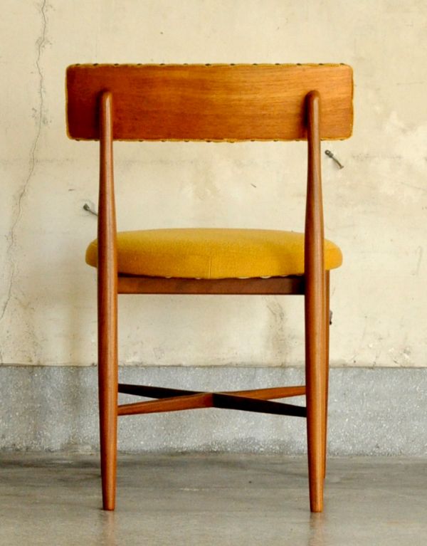 ダイニングチェア アンティーク チェア Gプランのフレスコシリーズのヴィンテージチェア、ダイニングチェア(イエロー)。後ろから見てもとっても可愛いデザインですよ。(x-417-c)