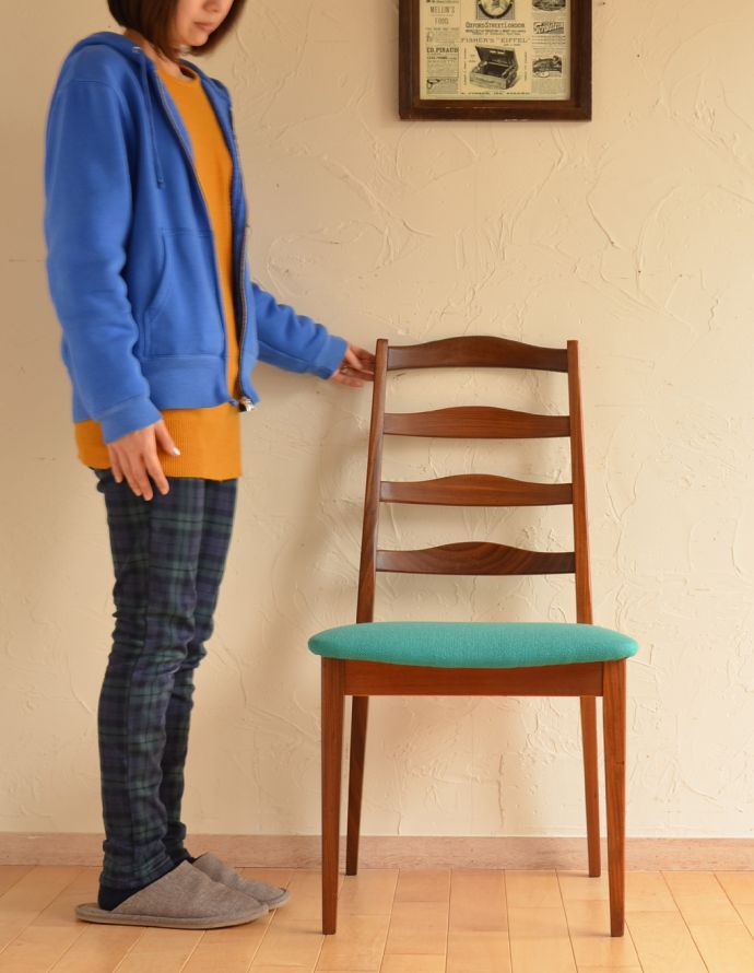 G-PLAN(Gプラン)　アンティーク チェア　長く使える北欧インテリア、シンプルなG-planのダイニングチェア。人気の北欧テイストの家具。(x-422-c)