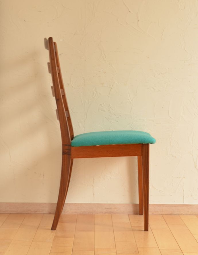 G-PLAN(Gプラン)　アンティーク チェア　長く使える北欧インテリア、シンプルなG-planのダイニングチェア。シンプルでオシャレな形。(x-422-c)