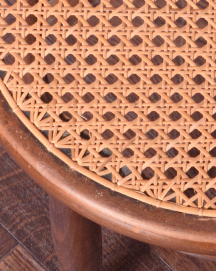 ベントウッドチェア　アンティーク チェア　背もたれの美しさと、編み座が魅力のFISCHEL社のアンティークベントウッドチェア（ダイニングチェア）。めずらしく切れている部分がなくとてもキレイな状態でした。(x-452-c)