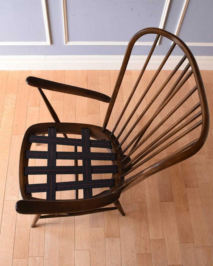 アーコールの家具　アンティーク チェア　アーコール社のアンティークソファ、1人掛けのラウンジチェア。クッションを取ると、こんな感じです。(x-459-c)