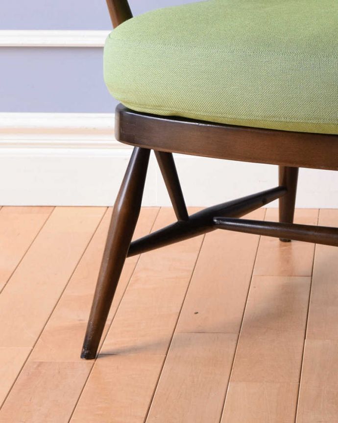 アーコールの家具　アンティーク チェア　アーコール社のアンティークソファ、1人掛けのラウンジチェア。メンテナンスをしっかりしてるので安心しておかけ下さい。(x-459-c)