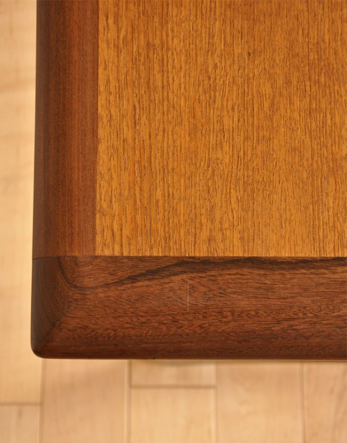 G-PLAN(Gプラン)　アンティーク家具　北欧スタイルに馴染むヴィンテージ家具、G-planのセンターテーブル。アンティークは新品ではないので、経年変化によるキズはありますが、専門の職人によって目立たないようにキレイにお直しをしています。(x-465-f-2)