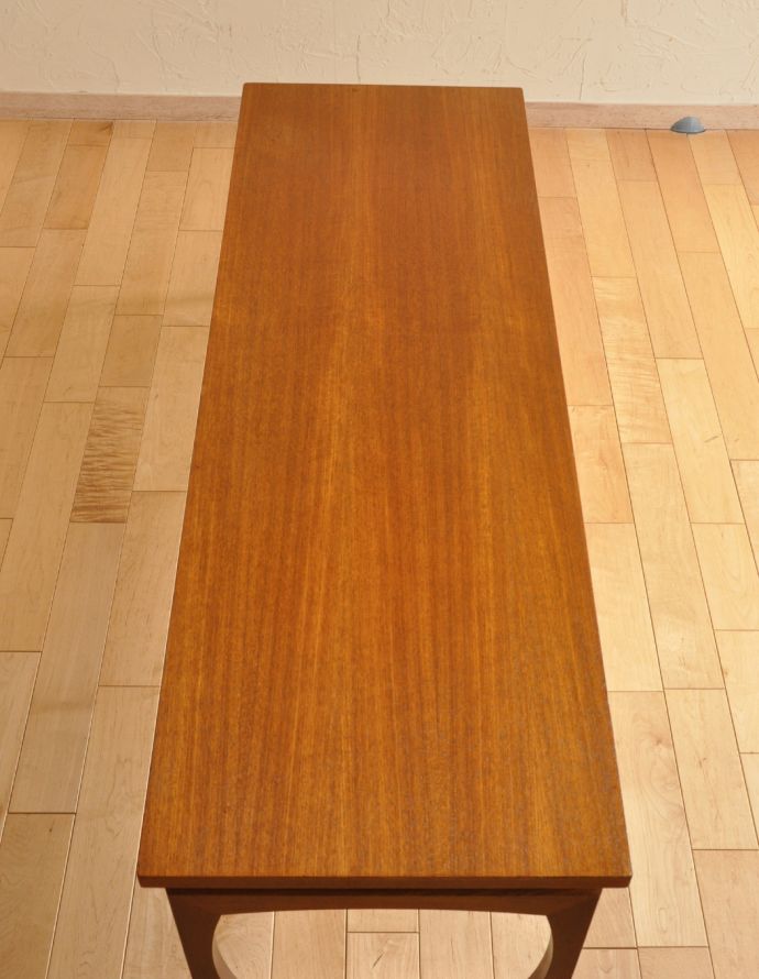 ロイドテーブル　アンティーク家具　ヴィンテージの北欧インテリア、長方形のコーヒーテーブル。天板です。(x-483-f-1)