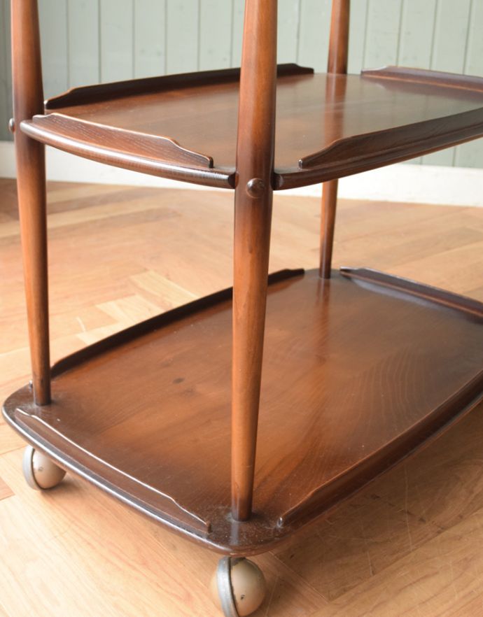 アーコールの家具　アンティーク家具　イギリスのヴィンテージ家具、アーコールのトローリー（ワゴン）。シンプルで繊細なデザインはさすがアーコールです。(x-598-f-1)