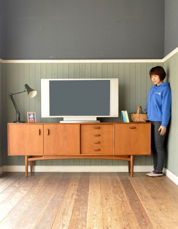 アンティーク家具 イギリスのビンテージ家具、おしゃれなG-PLANのサイドボード。スッキリとかっこいいデザインが特徴のサイドボード。(x-616-f)