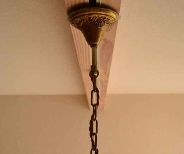 シャンデリア 照明・ライティング フランスアンティークのガラス×真鍮製シャンデリア(3灯タイプ)。引っ掛けシーリングのタイプに加工してお届けしますので、リビングやダイニングテーブルの上などお好きな場所に簡単に取り付けてみてください。(x-624-z)