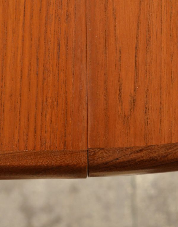 アンティーク家具 G-planのヴィンテージ家具、フレスコシリーズのダイニングテーブル。メンテナンスをしてありますので、つなぎ目も美しいです。(x-630-f)