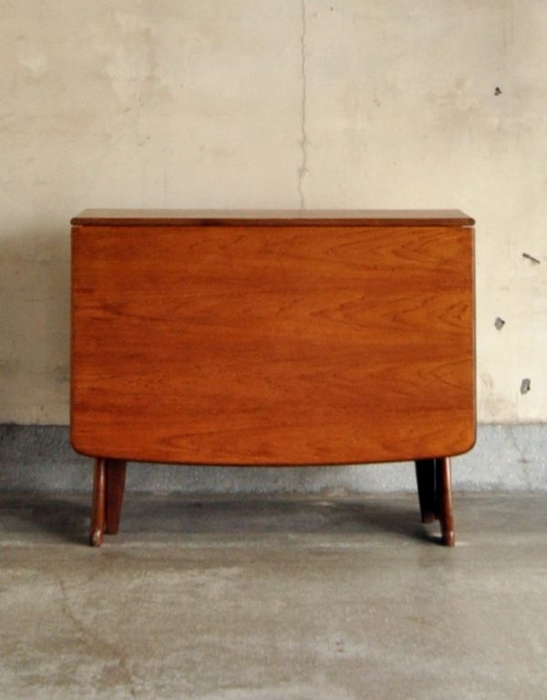 アンティークのテーブル　アンティーク家具　カッコいい北欧テイストのビンテージG-planダイニングテーブル（伸張式）。閉じたときです。(x-632-f)