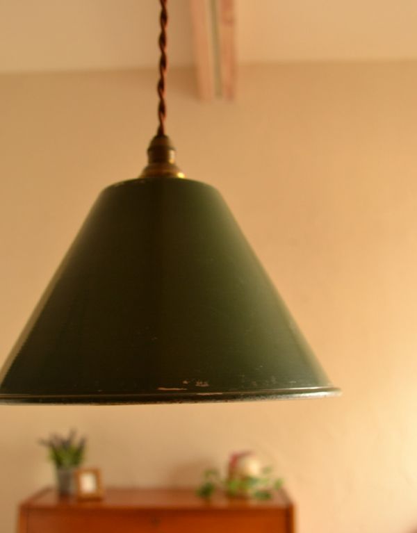 ペンダントライト 照明・ライティング フランスアンティークのエナメルランプシェード(コード・シャンデリア球・ギャラリーなし)。シェードは、アンティークのため、色むらがあったり、キズ、汚れが入っている場合もあります。(x-633-z)