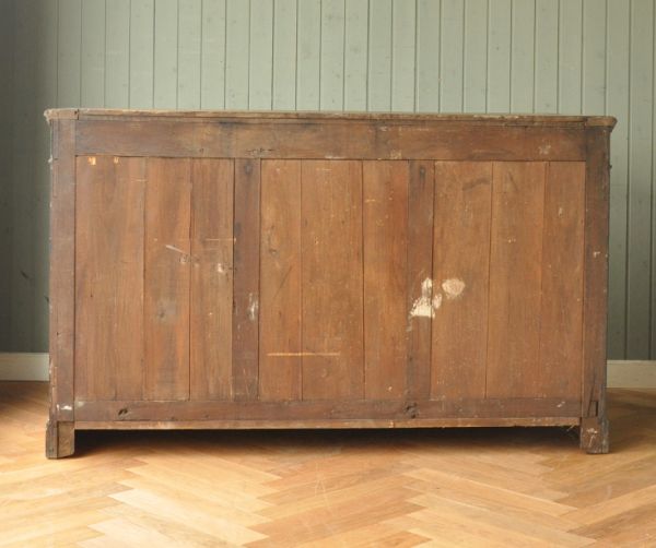 アンティークのキャビネット アンティーク家具 おしゃれなアンティークのフレンチインテリア、ブラック色のキャビネット。しっかりメンテナンスしてあるので、裏側もキレイな状態です。(x-639-f)