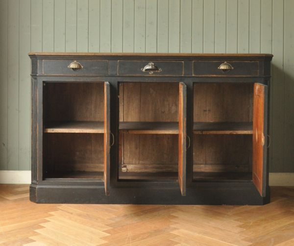 アンティークのキャビネット アンティーク家具 おしゃれなアンティークのフレンチインテリア、ブラック色のキャビネット。オシャレなデザインがさすがフランスの家具。(x-639-f)