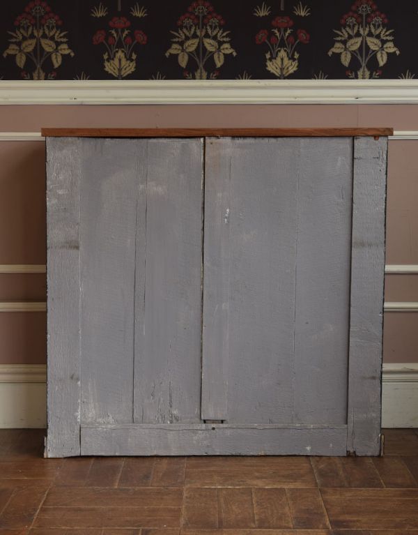 アンティークのチェスト　アンティーク家具　フランスからのペイント家具、引き出しがたくさんのアンティークチェスト（ドロワー）。裏側もキチンと仕上げているので、キレイな状態です。(x-640-f)