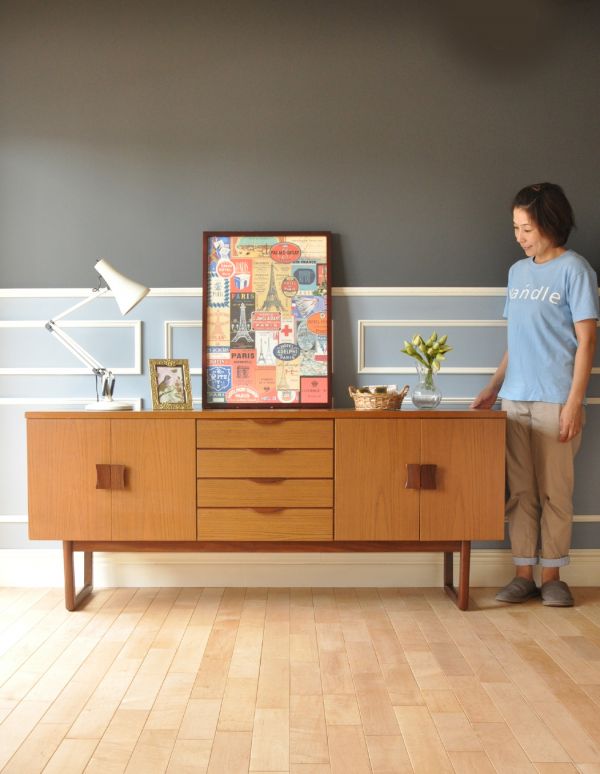 アンティークのキャビネット アンティーク家具 TVボードに最適なイギリスのビンテージ家具、北欧スタイルのサイドボード。スッキリとかっこいいデザインが特徴のサイドボード。(x-645-f)