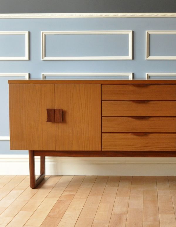 アンティークのキャビネット アンティーク家具 TVボードに最適なイギリスのビンテージ家具、北欧スタイルのサイドボード。中央は引き出し。(x-645-f)