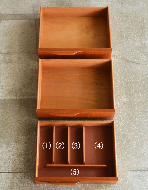 アンティークのキャビネット アンティーク家具 イギリスのマッキントッシュ社、美しいヴィンテージサイドボード。引き出しがあるので細かいものもしまえます。(x-646-f)