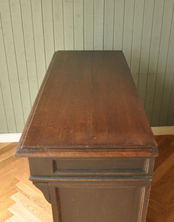 アンティークのキャビネット　アンティーク家具　フランスのペイントのアンティーク家具、大きなショップカウンター。天板もキレイに仕上げました。(x-649-f)