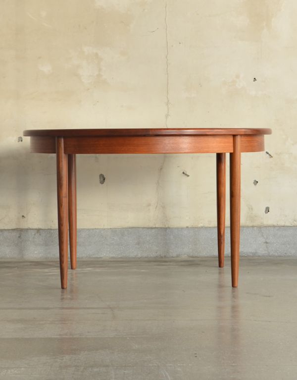 G-PLAN(Gプラン) アンティーク家具 アンティーク テーブルG-plan。閉じるとコンパクトになるのでアパートや一人住まいの方にもオススメ!片方だけ引き出して壁に付けて使ってもgood!。(k-1192-f)