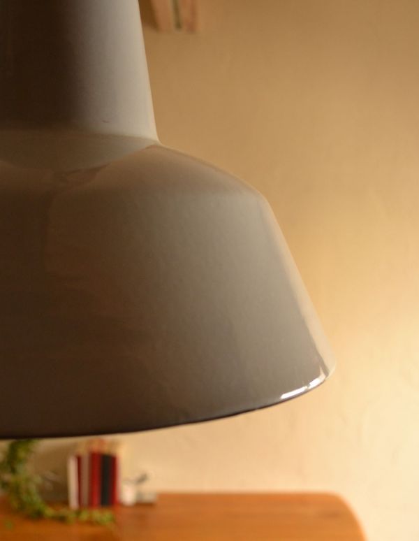 ペンダントライト　照明・ライティング　Philips社（フィリップス）製、フランスアンティークエナメルランプ。エナメルのコンディションは良好です。(x-656-z)