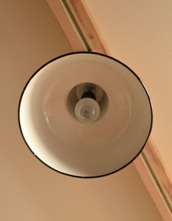 ペンダントライト　照明・ライティング　Philips社（フィリップス）製、フランスアンティークエナメルランプ。内側はこんな感じです。(x-656-z)