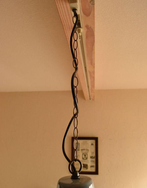 ペンダントライト　照明・ライティング　Philips社製、フランスアンティークエナメルランプ（コード・Ｅ26球付・ギャラリーなし）。引っ掛けシーリングタイプなので、届いてすぐにお使い頂けます。(x-657-z)