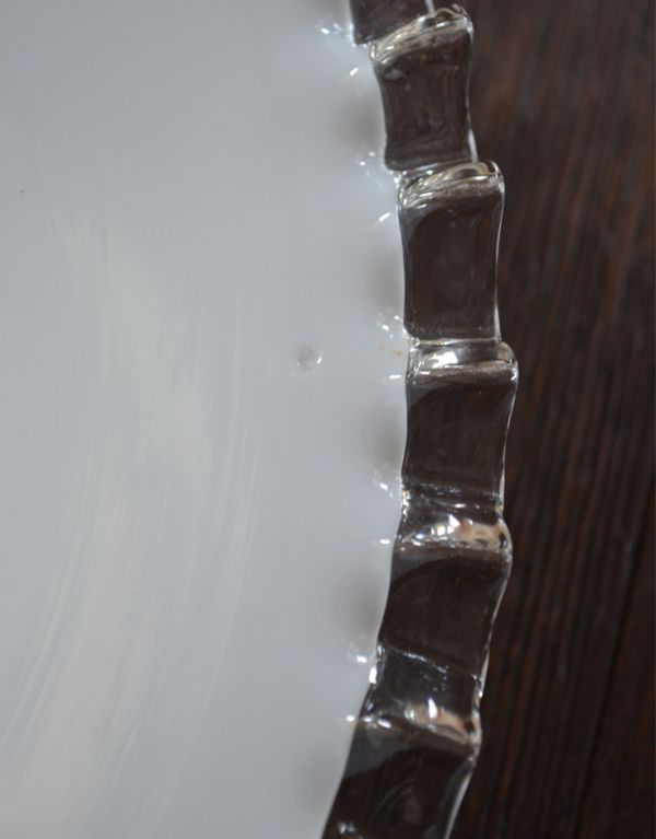 ペンダントライト　照明・ライティング　フランスから到着、アンティークペンダントライト（コード・シャンデリア電球・ギャラリーA付き）。シェードは、アンティークのため、誤差があったり、キズ、汚れが入っている場合もあります。(x-672-z)