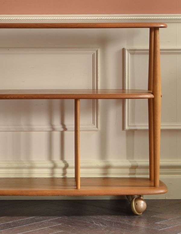 アンティークのワゴン・トローリー アンティーク家具 キッチン、ダイニングで使えるヴィンテージ家具、スッキリしたトロリー(ワゴン)。ワゴンと言えば、やっぱりポットやジャー置き場。(x-673-f)