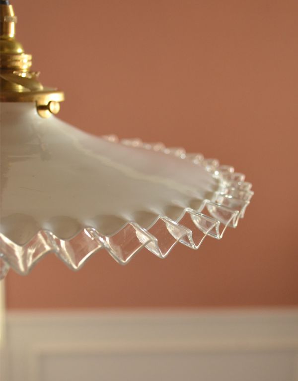 ペンダントライト　照明・ライティング　憧れのフレンチレース、アンティークペンダントライト（コード・シャンデリア電球・ギャラリーA付き）。シェードは、アンティークのため、誤差があったり、キズ、汚れが入っている場合もあります。(x-674-z)