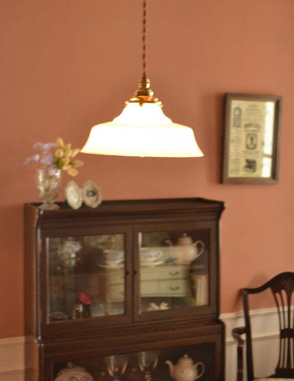 ペンダントライト 照明・ライティング フランスアンティーク、ペンダントライト(コード・シャンデリア電球・ギャラリーA付き)。あたたかい光がお部屋を包み込みます。(x-679-z)