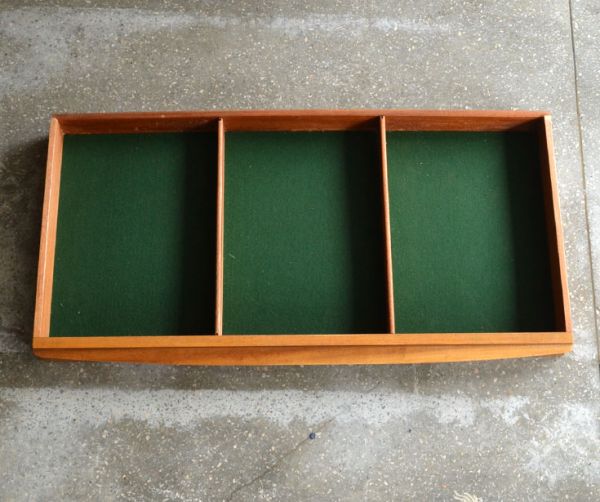 アンティークのキャビネット　アンティーク家具　北欧テイストのかっこいいビンテージ家具、シンプルなサイドボード。引き出しがあるので細かいものもしまえます。(x-683-f)