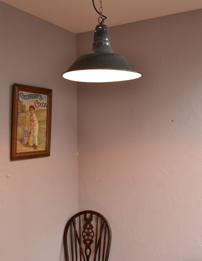 ペンダントライト　照明・ライティング　フランスで代表的なアンティークエナメルランプ（ ビストロランプ）。アーコールの家具とも相性はピッタリ。(x-700-z)