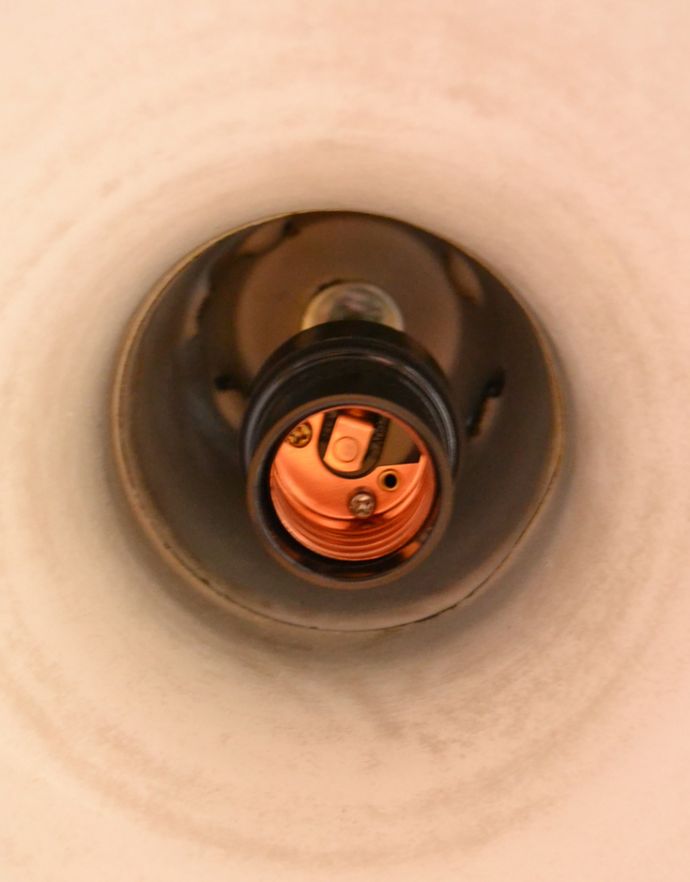 ペンダントライト 照明・ライティング フランスのレストランで見かけるお洒落な照明、アンティークエナメルランプ( ビストロランプ)(E26球付き)。オーバーホール済みなので安心してお使いいただけます。(x-701-z)