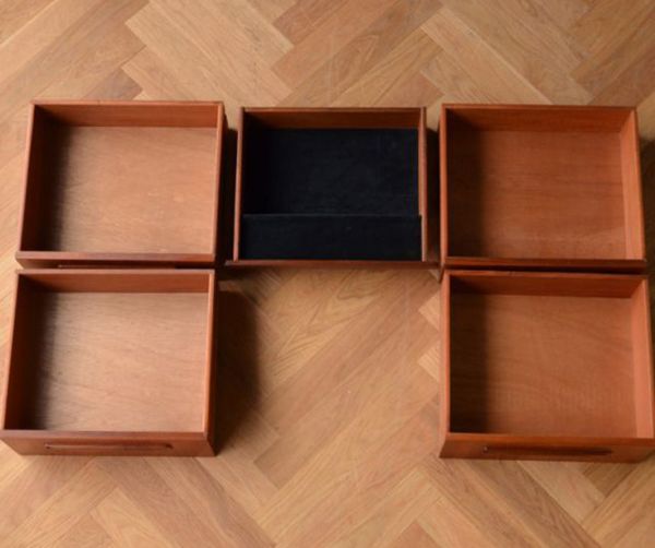 G-PLAN(Gプラン) アンティーク家具 北欧デザインG-PLANのヴィンテージ家具、フレスコシリーズのドレッサー。引き出しがあるので細かいものもしまえてとっても便利です。(x-704-f)