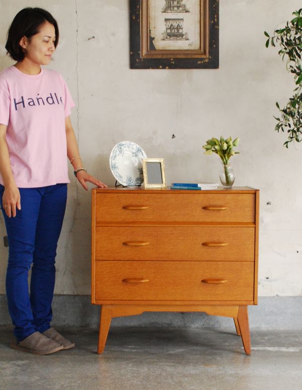 G-PLAN(Gプラン)　アンティーク家具　北欧スタイルの暮らしにヴィンテージ家具、G-PLANのチェストBrandon（ブランドン）。スリムなチェスト。(x-707-f)