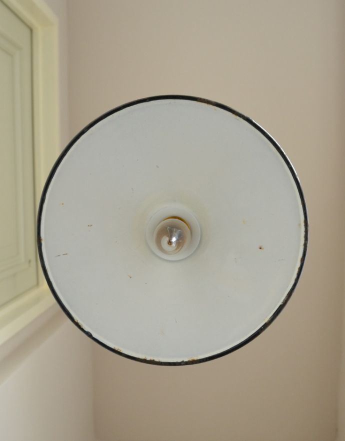 ペンダントライト 照明・ライティング 北欧スタイルのアンティーク照明、琺瑯製のペンダントライト(ブルー)。内側はホワイトカラーです。(x-707-z)