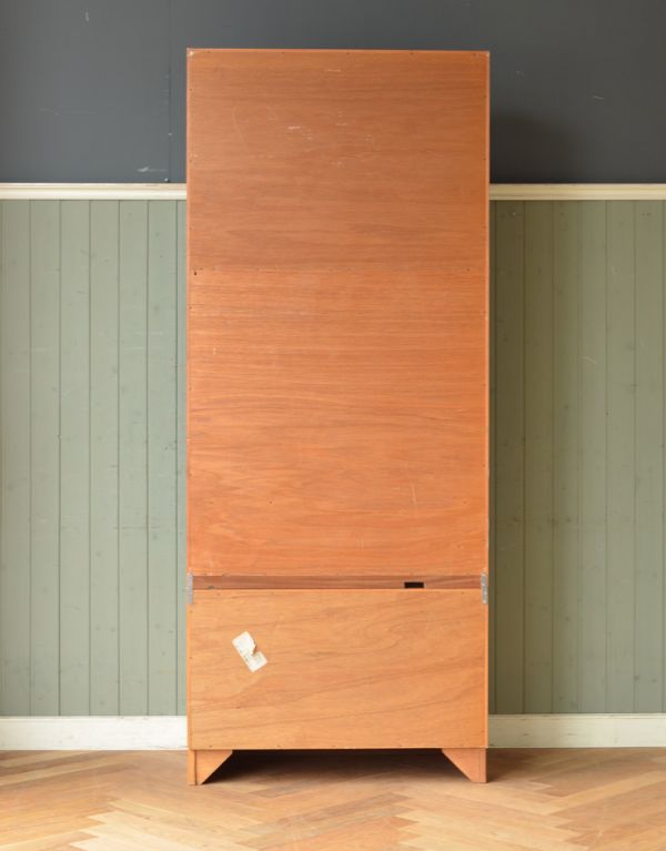 G-PLAN(Gプラン) アンティーク家具 ヴィンテージ家具、G-plan(フレスコ)のビューローキャビネット(デスク)。キチンとメンテナンスしてあるので、裏側もキレイです。(x-711-f)