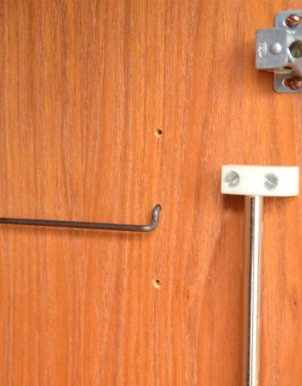 G-PLAN(Gプラン) アンティーク家具 ヴィンテージ家具、G-plan(フレスコ)のビューローキャビネット(デスク)。ビューロー内の細かい仕切り板は取り外すことも可能です。(x-711-f)