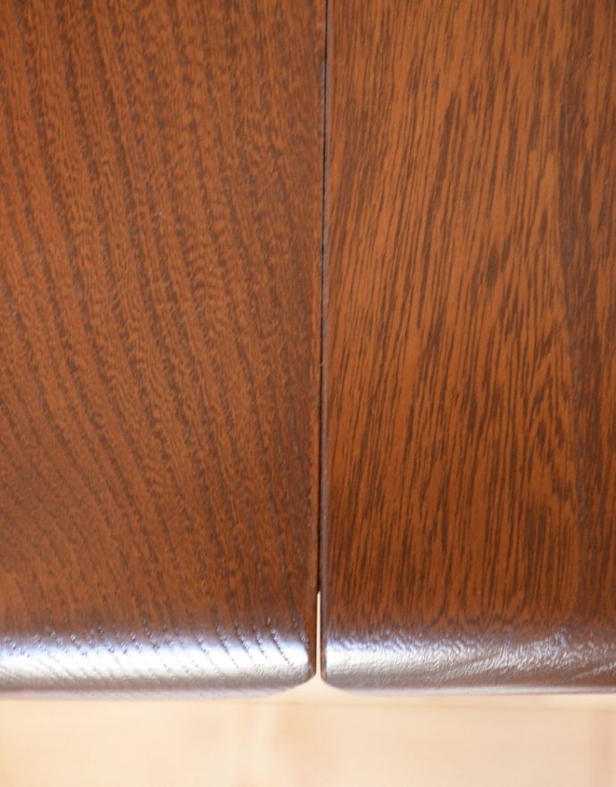 アーコールの家具　アンティーク家具　アーコール社のアンティーク家具、ドロップリーフ（伸張式）コーヒーテーブル。メンテナンスをしてありますので、つなぎ目も美しいです。(x-723-f-1)