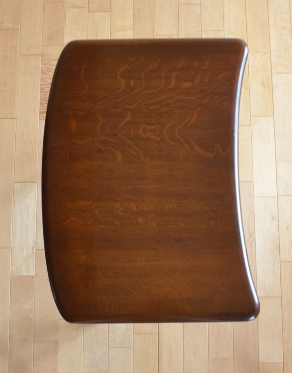 アーコールの家具 アンティーク家具 アンティークのアーコール家具、継ぎ足し用のエンドテーブル(サイドテーブル)。きちんとメンテナンスしていますので、届いたその日からお使いいただけます。(x-724-f)