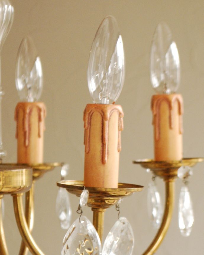 シャンデリア　照明・ライティング　ガラスコラムが付いた人気のタイプ、フランス輸入のアンティークシャンデリア（5灯）（Ｅ17シャンデリア球付）。オーバーホール済みなので安心してお使い頂けます。(x-725-z)