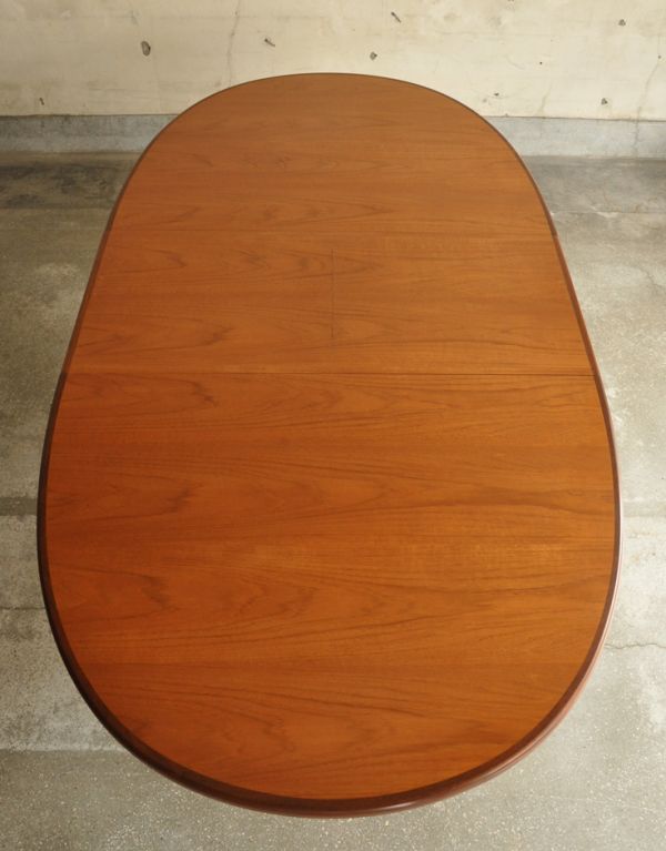 アンティークのテーブル　アンティーク家具　北欧テイストのヴィンテージ家具、伸張式のダイニングテーブル（G-plan）。天板です。(x-730-f)