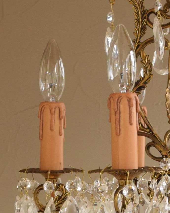 シャンデリア 照明・ライティング ゴージャスな真鍮製アンティークシャンデリア(E17シャンデリア球付)。しっかりオーバーホウルをしたので、ご安心下さい。(x-731-z)