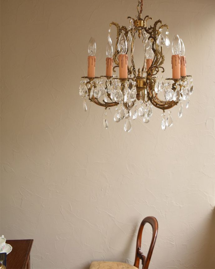 シャンデリア 照明・ライティング ゴージャスな真鍮製アンティークシャンデリア(E17シャンデリア球付)。お部屋の主役になるほどの存在感です。(x-731-z)