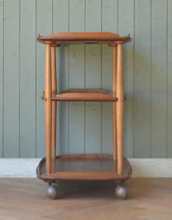 アーコールの家具 アンティーク家具 北欧デザインのヴィンテージ家具、キャスター付きワゴン(ERCOL)。シンプルで繊細なデザインはさすがアーコールです。(x-735-f)