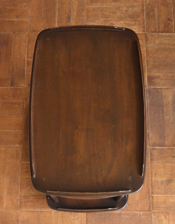 アーコールの家具 アンティーク家具 アーコールのヴィンテージ家具、キャスター付きキッチンワゴン(トローリー) 。天板もキレイに仕上げました。(x-736-f)