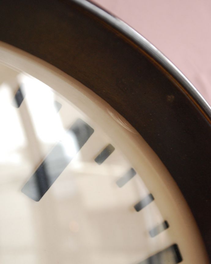 アンティーク その他の雑貨　アンティーク雑貨　パラゴトロン社のインダストリアルなアンティーク壁掛け時計（ブラック）。一部にキズがございます。(x-739-z)