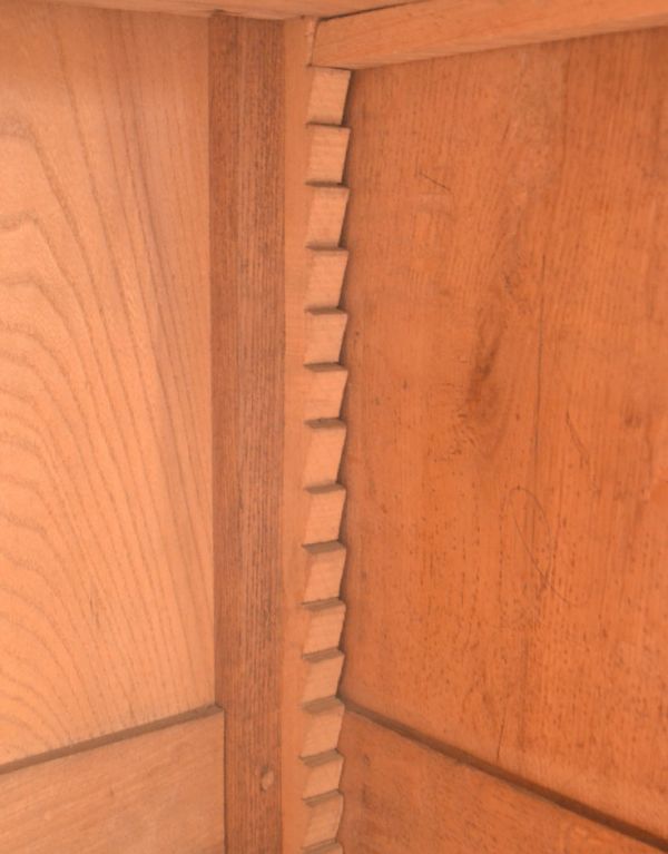 アンティークのキャビネット アンティーク家具 アンティークのブラックペイント家具、フランスから来たキャビネット。しっかりメンテナンスをしているので安心してお使い頂けます。(x-747-f)